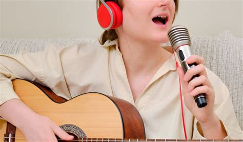 How to Write Music Lyrics: A Guide to Crafting Emotional and Engaging Song Texts